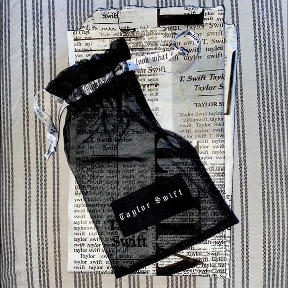 COPY[SOLD] Taylor Swift - Exclusive Polaroid Films - Picture 12 of 12